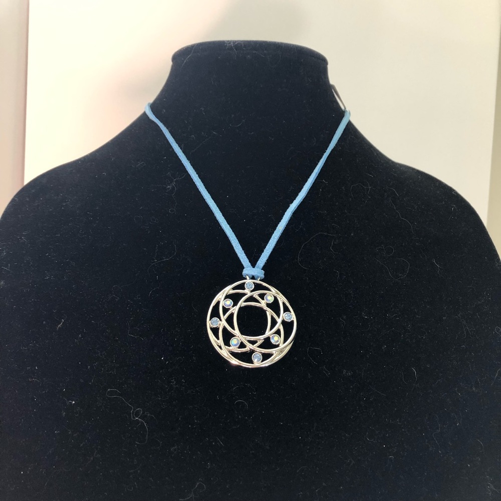 NWT Lia Sophia Pendent Necklace 💝